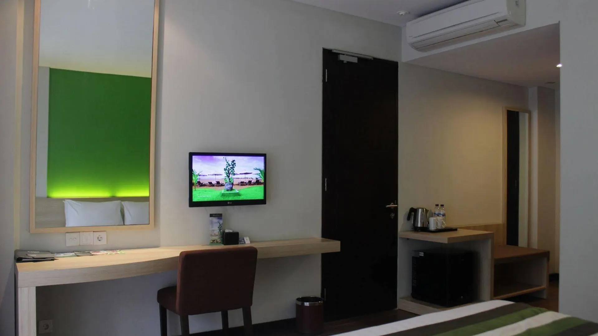 Grand Whiz Hotel Nusa Dua